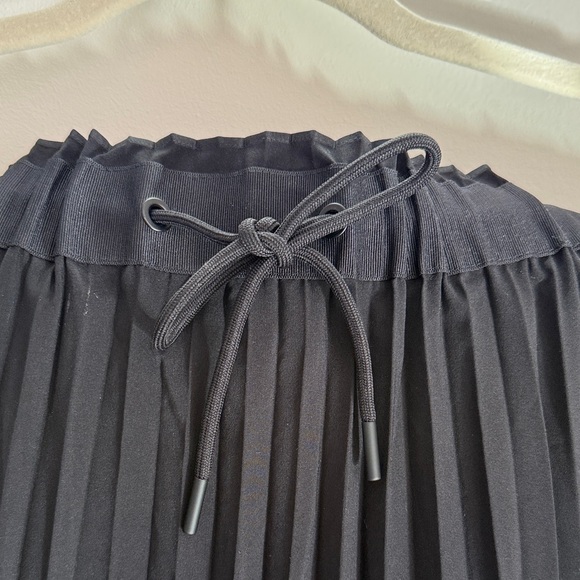 Athleta Hayes Pleated Midi Skirt - Picture 4 of 6